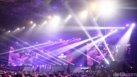 Penampilan energik yang seperti tak ada habisnya dari Project Pop.