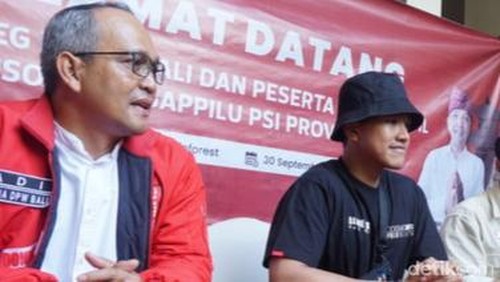 Ketum PSI Kaesang Pangarep (kanan) bersama Ketua DPW PSI Bali I Nengah Yasa Adi Susanto.