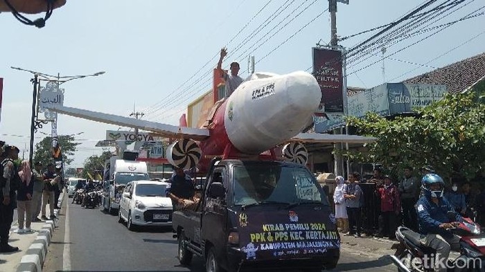 Kirab Pemilu 2024 di Majalengka.