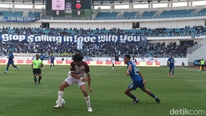 Laga PSIS Semarang vs PSM Makassar di Stadion Jatidiri, Semarang, Sabtu (30/9/2023).