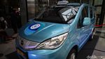 Melihat Dua Taksi Canggih Blue Bird di Hub Space 2023