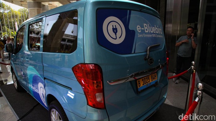 PT Bluebird Group menghadirkan dua mobil canggih dalam agenda Hub Space X KAI Expo 2023. Keduanya merupakan mobil listrik, Sabtu (30/9/2023).