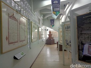 Istimewanya Mushaf Sundawi yang Ditulis dengan Emas