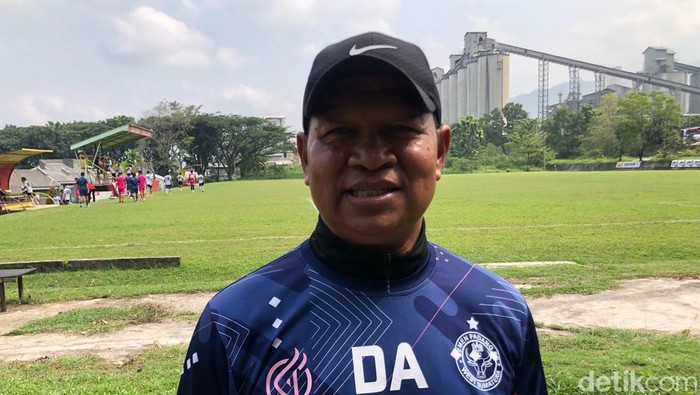 Pelatih Kepala Semen Padang FC, Delfiadri. (Foto: M. Afdal Afrianto).