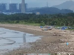 Pesisir Loji Disebut Pantai Terkotor Ke-4 RI, Ini Alasan Tak Juga Dibersihkan