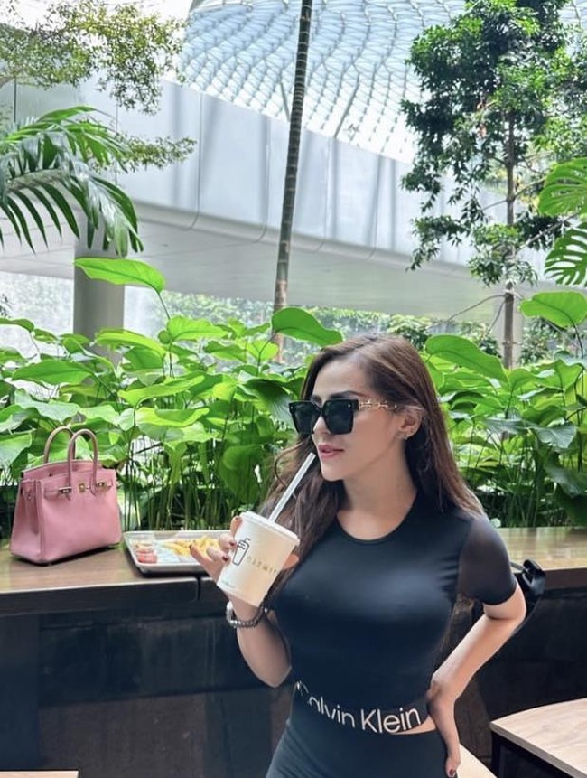 Safa Marwah Klarifikasi Disebut Dekat dengan Ridwan Kamil