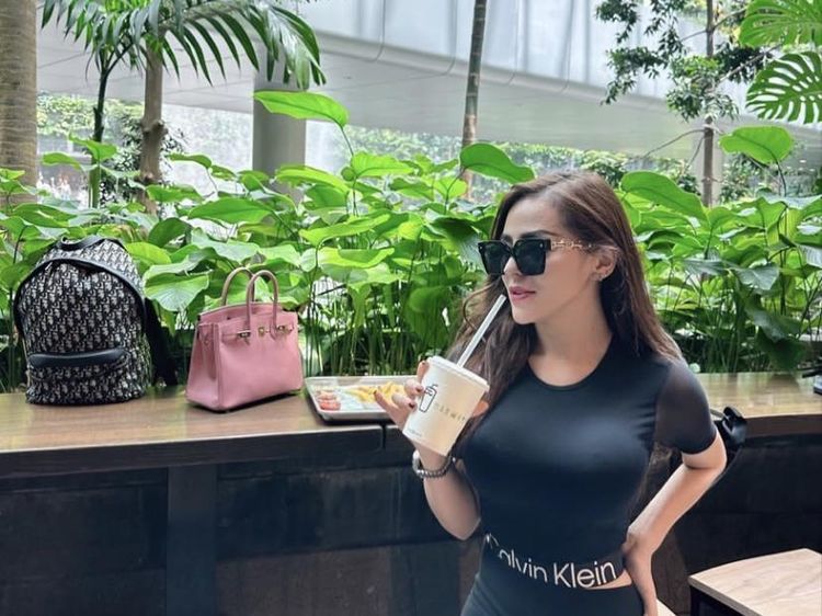 Safa Marwah Klarifikasi Disebut Dekat dengan Ridwan Kamil