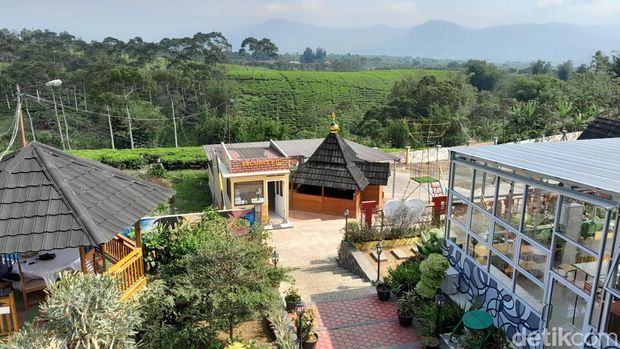 Villa Thania yang berada di tengah kebun teh di Kapahiang (Foto; Hery Supandi/detikSumbagsel)
