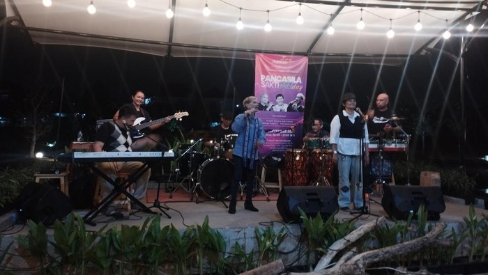 Vulture Nest Aviary Park Bintaro