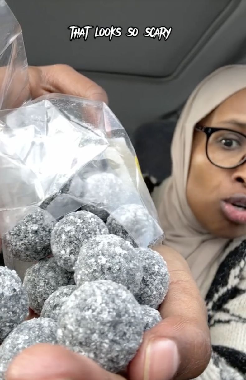Wanita Ini Seperti Kerasukan Usai Cicip Permen Terasam di Dunia