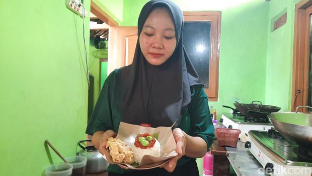 Warung makan di Pati dengan menu harga mulai Rp 3 ribu. Dipotret pada Sabtu (30/9/2023).