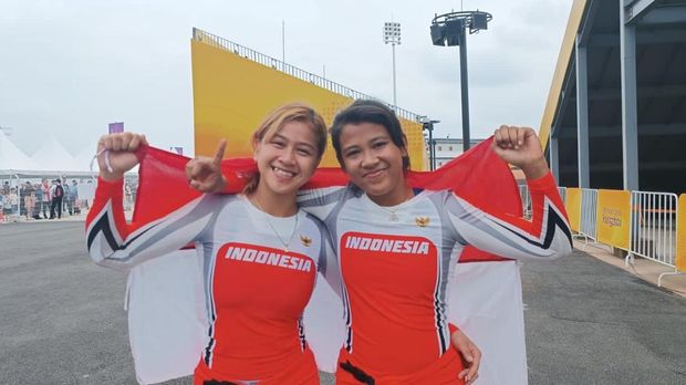 Di cabang olahraga balap sepeda BMX nomor Women's Individual Moto Run 3 Asian Games 2023, Amellya Nur Sifa meraih emas dan Jasmine Azzhra Setyobudi berhak atas perunggu Asian Games 2023