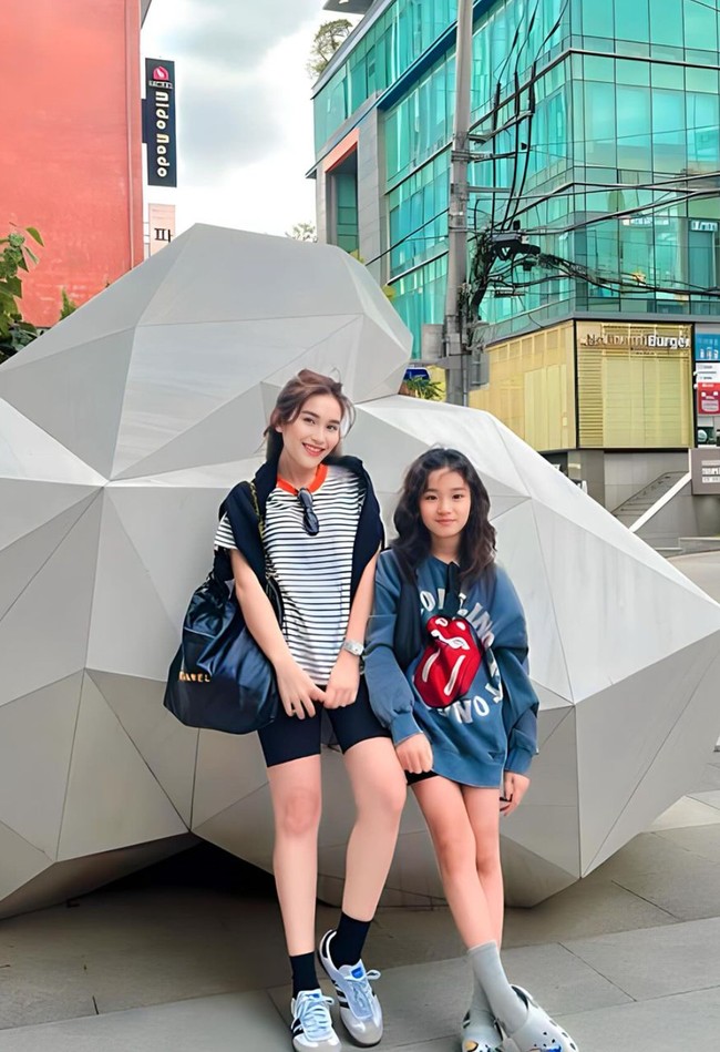 Lahir pada 28 Desember 2013, tahun ini Bilqis akan genap berusia 10 tahun. Paras cantiknya pun tak kalah dari sang mama. Foto: Instagram/@ayutingting92