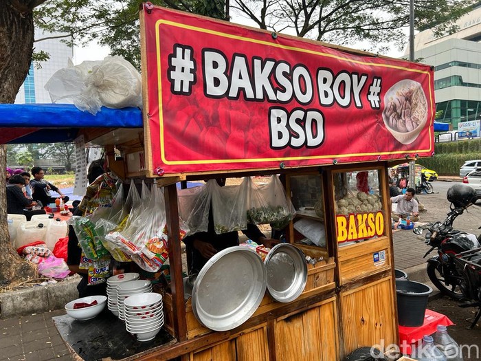 Bakso Gerobakan Viral di BSD Ini Habiskan 45 kg Daging Sehari Bakso Gerobakan Viral di BSD Ini Habiskan 45 kg Daging Sehari