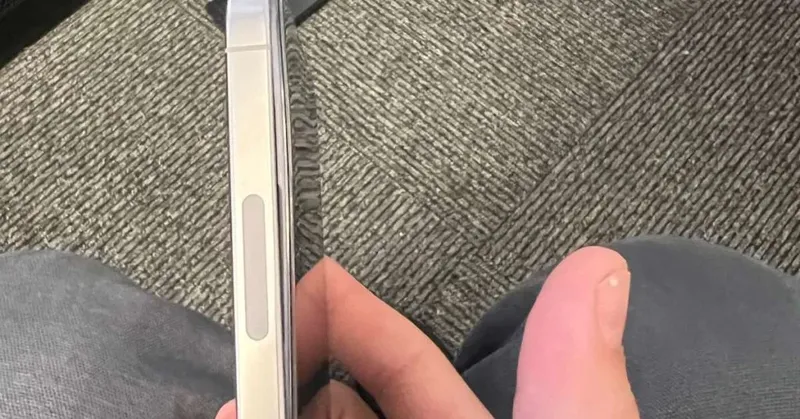 Baterai iPhone 15 Pro Membengkak