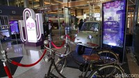 Secara mesin, Daihatsu Midget MP5 ditenagai oleh mesin satu silinder berkapasitas 305 cc dengan model L1 0.3L ZD Air Cooled, serta menggunakan karburator tunggal. Berkat keandalan mesin ini, mobil mampu menghasilkan tenaga maksimum sebesar 12 ps pada putaran mesin 4.500 rpm dan torsi sebesar 21,6 Nm pada putaran mesin 2.500 rpm. Mobil ini juga dilengkapi dengan transmisi manual tiga percepatan, yang memungkinkan pengemudi untuk mengontrol perpindahan gigi secara manual. Daihatsu Midget MP5 mampu mencapai kecepatan maksimal sebesar 88 km/jam, menjadikannya sebagai kendaraan yang tangguh pada zamannya.  