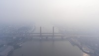 Berdasarkan data dari Badan Meteorologi, Klimatologi, dan Geofisika kualitas udara di Palembang berada di level berbahaya dampak dari Kebakaran Hutan dan Lahan (Karhutla) yang terjadi di Kabupaten/kota di Provinsi Sumatera Selatan. 