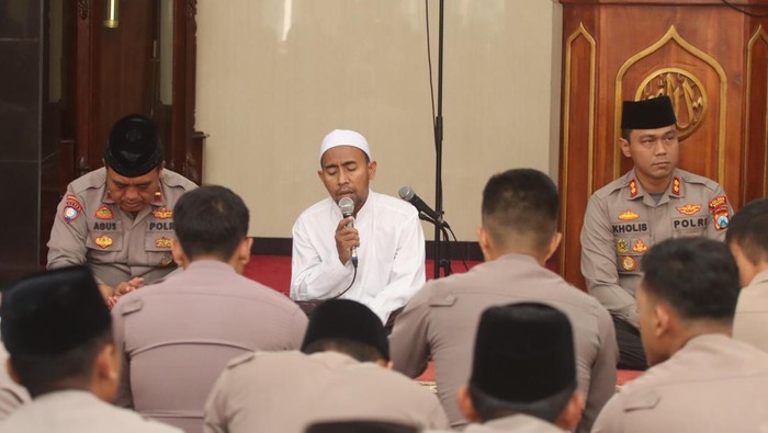 Doa bersama digelar Polres Malang peringati satu tahun Tragedi Kanjuruhan.