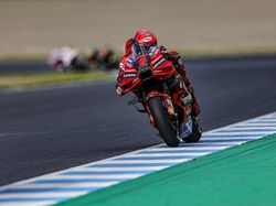 Hasil MotoGP Mandalika 2023: Jorge Martin Crash, Bagnaia Full Senyum!