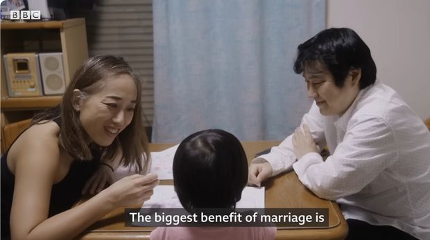 Hiromi dan Hidekazu Takeda, pasangan suami-istri hidup terpisah.