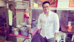 Momen Irjen Krishna Murti Jajan Lontong Sayur hingga Sate di Kaki Lima