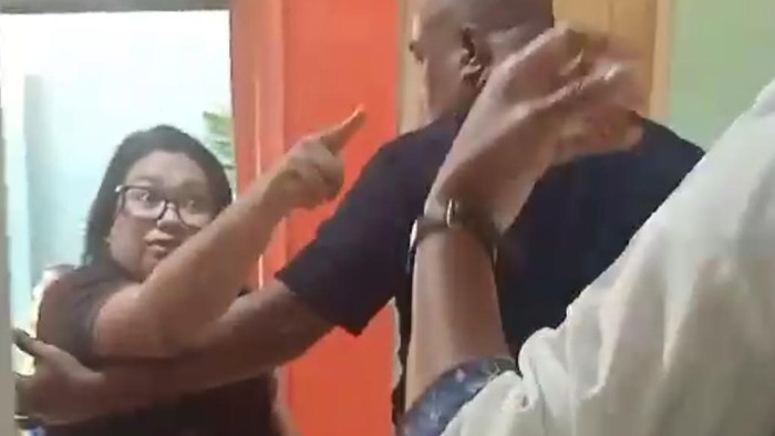 Istri anggota Propam Polda Maluku mengamuk gegara anak diimunisasi.