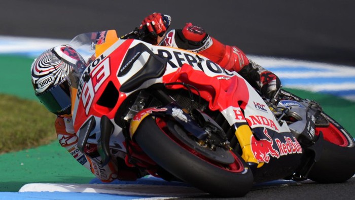 Spanish rider Marc Marquez steers his motorcycle during the MotoGP sprint race at Japanese Motorcycle Grand Prix at the Twin Ring Motegi circuit in Motegi, north of Tokyo Saturday Sept. 30, 2023.(AP Photo/Shuji Kajiyama)