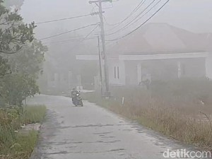 Kabut Asap yang Menyelimuti Pekanbaru Kiriman dari Sumsel dan Jambi