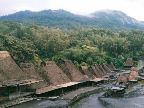 Kampung Adat Bena merupakan salah satu perkampungan megalitikum yang terletak di Desa Tiwuriwu, Kecamatan Aimere, Kabupaten Ngada, NTT. (Dok. Kemenparekraf)