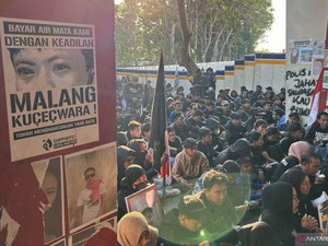 Keluarga-Aremania Gelar Doa Bersama Peringatan 1 Tahun Tragedi Kanjuruhan