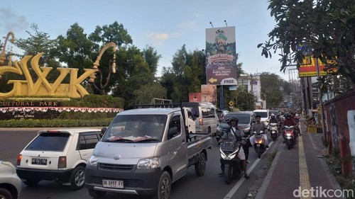 Kepadatan arus lalu lintas di depan GWK, Kuta Selatan, Badung, beberapa waktu lalu.