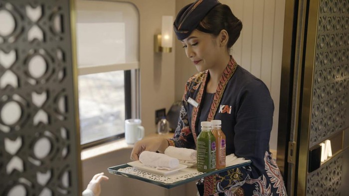 Kereta Suites Class Kompartemen dari KAI