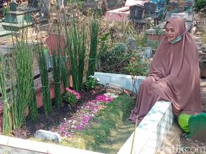 Tangis Getir Kholifah Lari ke Makam Putri Semata Wayang Saban Tuntas Duha