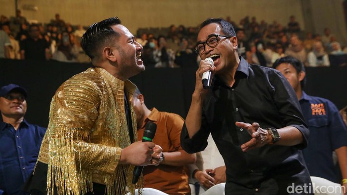 King Nassar tampil pada menutupan Hub Space 2023 di JCC, Minggu (1/10/2023). King Nassar pun bikin heboh acara.