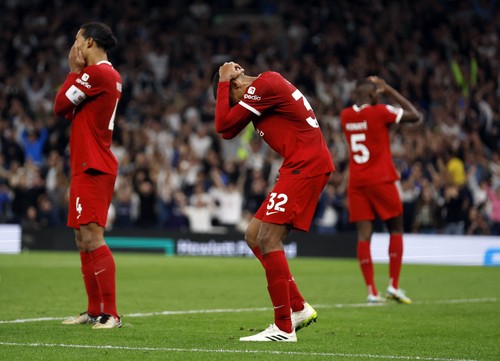 Soccer Football - Premier League - Tottenham Hotspur v Liverpool - Tottenham Hotspur Stadium, London, Britain - September 30, 2023 Liverpools Joel Matip looks dejected after scoring an own goal and Tottenham Hotspurs second Action Images via Reuters/Peter Cziborra NO USE WITH UNAUTHORIZED AUDIO, VIDEO, DATA, FIXTURE LISTS, CLUB/LEAGUE LOGOS OR LIVE SERVICES. ONLINE IN-MATCH USE LIMITED TO 45 IMAGES, NO VIDEO EMULATION. NO USE IN BETTING, GAMES OR SINGLE CLUB/LEAGUE/PLAYER PUBLICATIONS.