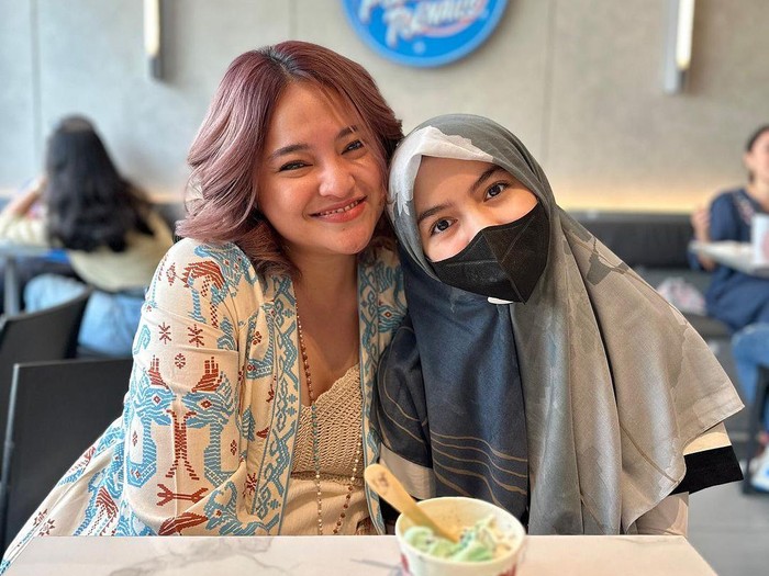 Marshanda dan putrinya