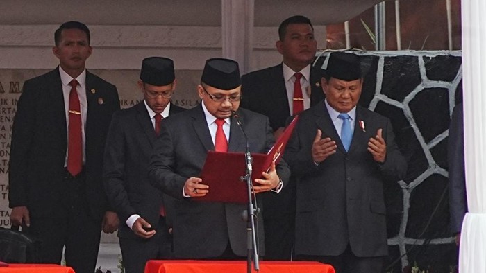 Menag Yaqut Cholil Qoumas memimpin doa upacara Hari Kesaktian Pancasila 2023.