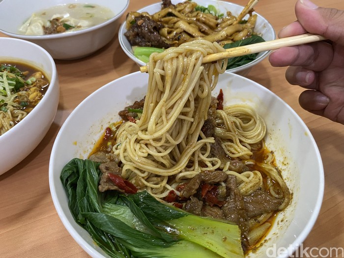 Mie Tarik Los Dol milik mantan chef Lamian Palace