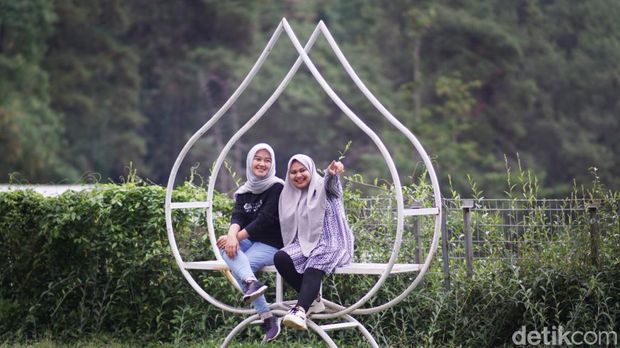 Ngopibareng Pintulangit, lokasi konser Happy Asmara