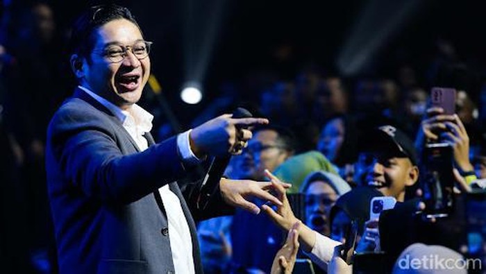 Pasha Ungu saat tampil di hub Space 2023.