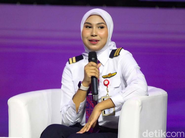 Potret Nurliza, First Officer Batik Air