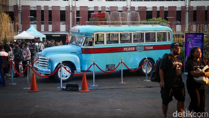 Hub Space x KAI Expo 2023 menyajikan pameran transportasi yang lengkap. Ada kendaraan modern seperti taksi terbang hingga kendaraan bersejarah seperti Bus Persatuan.