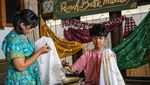 Melihat Produksi Batik di Jakarta