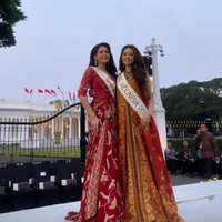 Miss Indonesia 2019 Princess Megonondo berpose bersama rekannya sesama Miss Indonesia yaitu Sere Kalina. Sere merupakan top 7 Miss Indonesia 2015. Foto: Dok. Instagram Puteri Indonesia, YouTube CNN Indonesia