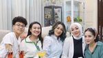 Reza Artamevia Kulineran Seru Bareng Zahwa dan Aaliyah Massaid