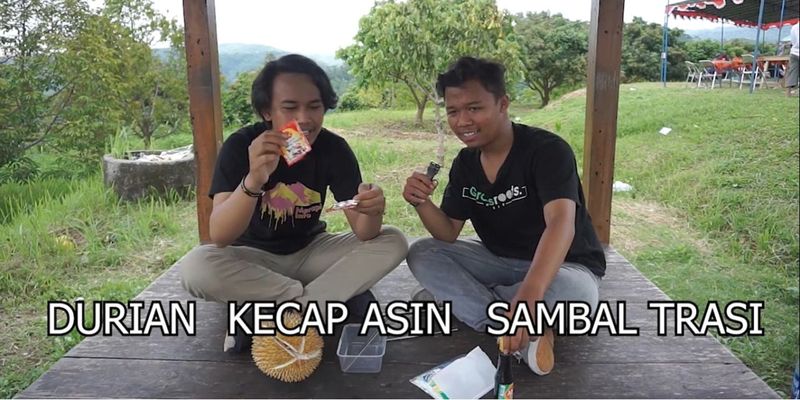 Sekte Aneh Makan Durian, Pakai Nasi Goreng hingga Obat Batuk!