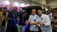 Kunjungan Zulhas di IMX 2023 semakin seru karena ditemani oleh Influencer Otomotif Fitra Eri dan juga Om Mobi. Diketahui, keduanya berada dalam satu tim yang bertanding melawan Tim Artis pencinta otomotif, yaitu Uya Kuya, Baim Wong dan Atta Halilintar dalam tantangan Black Stone Live Modz 2023.