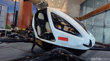 Mobil terbang EHang 216, yang diboyong masuk oleh Prestige. Foto: Argya D. Maheswara
