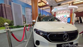 Mercedes EQA, salah satu lini mobil listrik dari Mercedes. Foto: Argya D. Maheswara