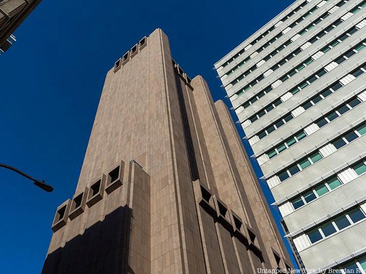 Wujud Gedung Aneh Tanpa Jendela yang Konon Bikin Geger Dunia